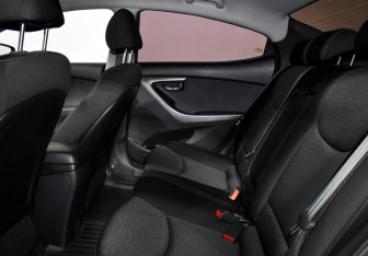 Подержанный автомобиль Hyundai Elantra Sedan 2013 года (11 фото)