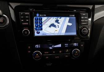 Подержанный автомобиль Nissan X-Trail 2015 года (15 фото)