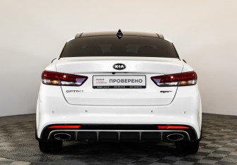 Подержанный автомобиль Kia Optima Sedan 2018 года (6 фото)