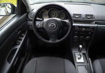 Подержанный автомобиль Mazda 3 Hatchback 2008 года (12 фото)