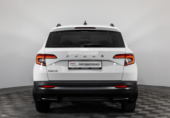 Подержанный автомобиль Skoda Karoq 2021 года (7 фото)