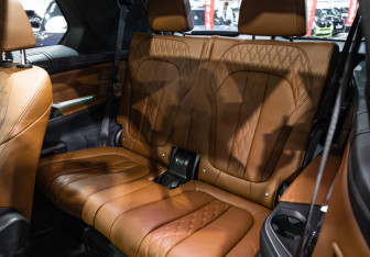 Подержанный автомобиль BMW X7 2021 года (18 фото)