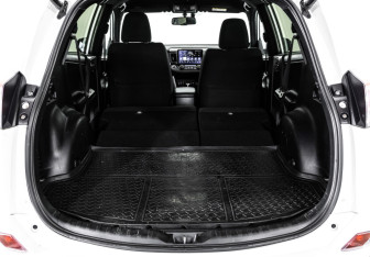 Подержанный автомобиль Toyota RAV4 2018 года (21 фото)