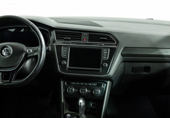 Подержанный автомобиль Volkswagen Tiguan 2016 года (14 фото)