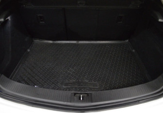 Подержанный автомобиль Opel Astra Hatchback 2014 года (15 фото)