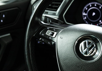Подержанный автомобиль Volkswagen Tiguan 2018 года (21 фото)