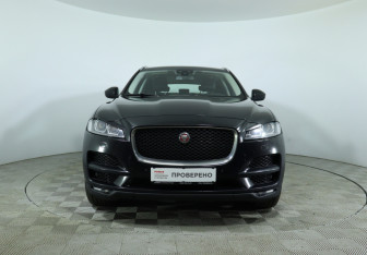 Подержанный автомобиль Jaguar F-Pace 2017 года (2 фото)