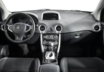Подержанный автомобиль Renault Koleos 2013 года (14 фото)