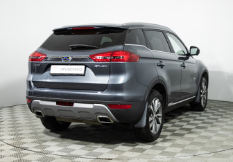 Подержанный автомобиль Geely Atlas 2021 года (5 фото)