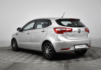 Подержанный автомобиль Kia Rio Hatchback 2014 года (7 фото)