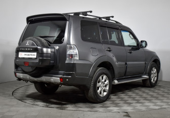 Подержанный автомобиль Mitsubishi Pajero 2014 года (5 фото)