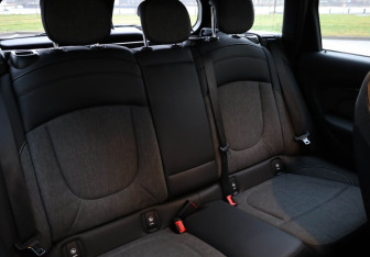 Подержанный автомобиль MINI Clubman Wagon 2019 года (28 фото)