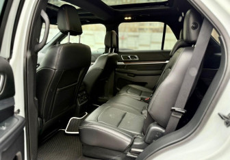 Подержанный автомобиль Ford Explorer 2019 года (12 фото)