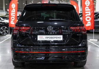 Подержанный автомобиль Volkswagen Tiguan 2021 года (8 фото)