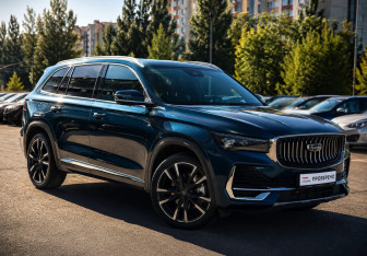 Подержанный автомобиль Geely Monjaro 2023 года (9 фото)