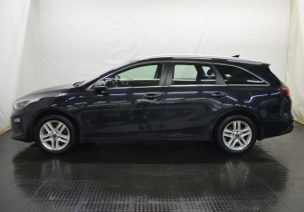 Подержанный автомобиль Kia Ceed Wagon 2019 года (8 фото)