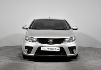 Подержанный автомобиль Kia Cerato Coupe 2011 года (2 фото)