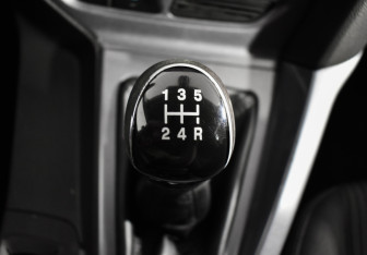 Подержанный автомобиль Ford Focus Hatchback 2012 года (19 фото)