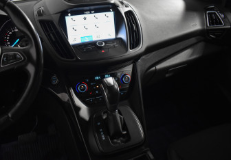 Подержанный автомобиль Ford Kuga 2018 года (20 фото)