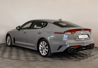 Подержанный автомобиль Kia Stinger 2021 года (7 фото)