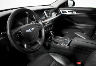 Подержанный автомобиль Hyundai Genesis 2014 года (9 фото)