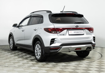 Подержанный автомобиль Kia Rio Hatchback 2021 года (7 фото)