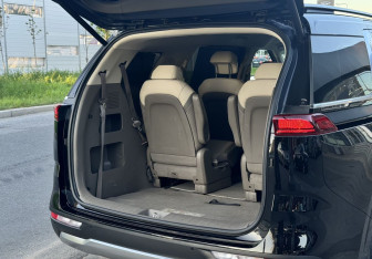 Подержанный автомобиль Kia Carnival 2020 года (29 фото)