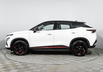 Подержанный автомобиль Omoda C5 2023 года (8 фото)