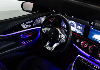 Подержанный автомобиль Mercedes-Benz AMG GT Liftback 2020 года (39 фото)