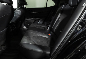 Подержанный автомобиль Toyota Camry Sedan 2021 года (10 фото)
