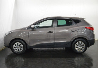 Подержанный автомобиль Hyundai ix35 2015 года (8 фото)