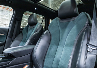 Подержанный автомобиль Geely Monjaro 2023 года (31 фото)