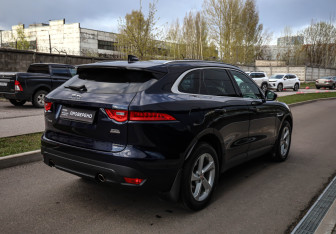 Подержанный автомобиль Jaguar F-Pace 2020 года (4 фото)
