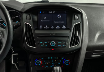 Подержанный автомобиль Ford Focus Sedan 2019 года (17 фото)