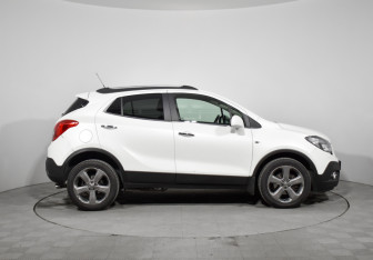 Подержанный автомобиль Opel Mokka 2013 года (4 фото)