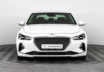 Подержанный автомобиль Genesis G70 2018 года (4 фото)