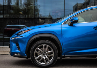 Подержанный автомобиль Lexus NX 2019 года (10 фото)