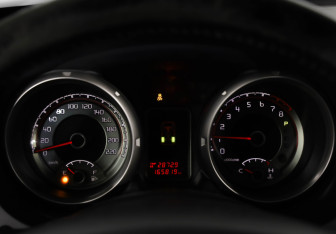 Подержанный автомобиль Mitsubishi Pajero 2014 года (12 фото)