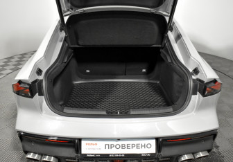 Подержанный автомобиль Changan UNI-V 2023 года (25 фото)