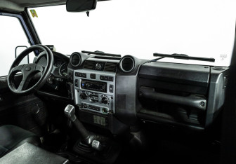 Подержанный автомобиль Land Rover Defender Suv 2014 года (9 фото)