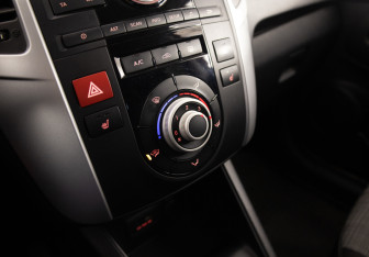 Подержанный автомобиль Kia Venga 2012 года (18 фото)