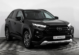 Подержанный автомобиль Toyota RAV4 2023 года (5 фото)
