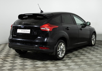 Подержанный автомобиль Ford Focus Hatchback 2018 года (5 фото)