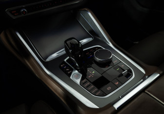 Подержанный автомобиль BMW X6 2021 года (22 фото)