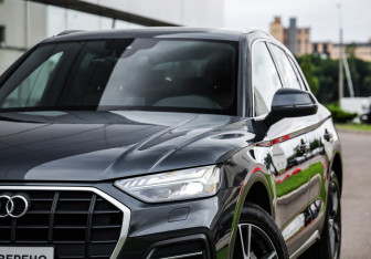 Подержанный автомобиль Audi Q5 2021 года (2 фото)