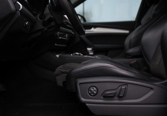 Подержанный автомобиль Audi Q5 2019 года (25 фото)