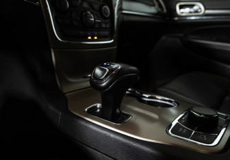Подержанный автомобиль Jeep Grand Cherokee 2013 года (20 фото)