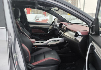 Подержанный автомобиль Geely Coolray 2023 года (26 фото)