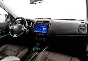 Подержанный автомобиль Mitsubishi ASX 2013 года (9 фото)