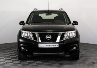 Подержанный автомобиль Nissan Terrano 2018 года (2 фото)